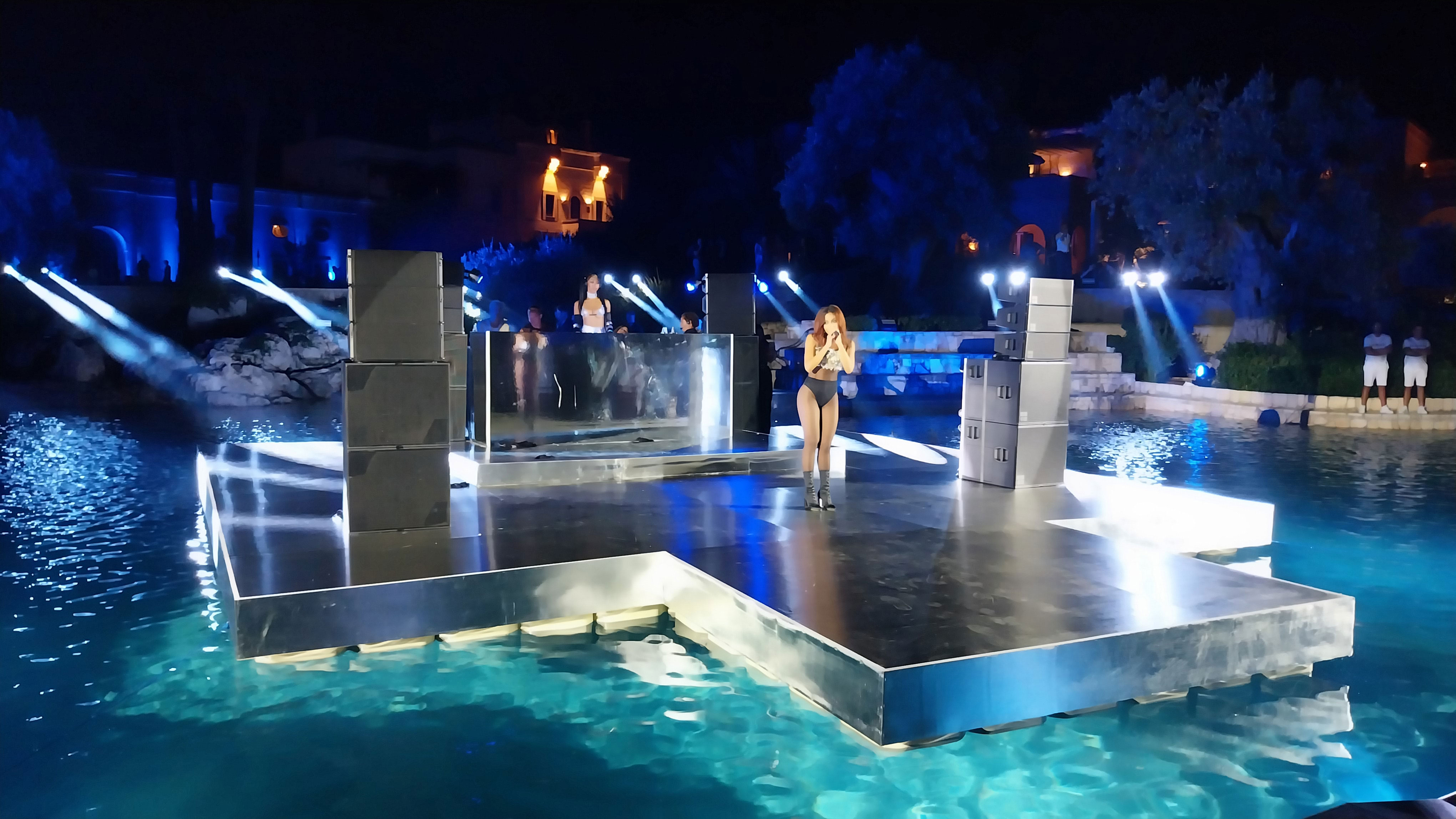 Palco galleggiante per rappresentazioni teatrali