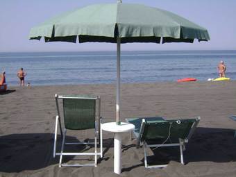Umbrellas Loungers, Chairs and Chairs in Aluminum