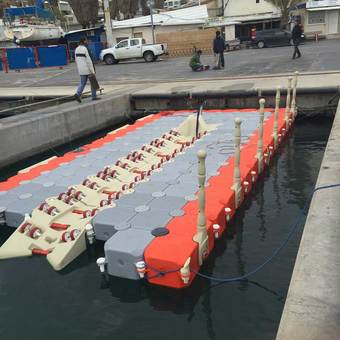 Floating platforms to keep the boat out of the water