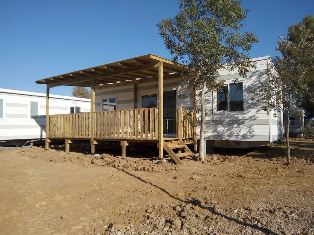 Veranda in legno su misura per mobilhome e campeggi